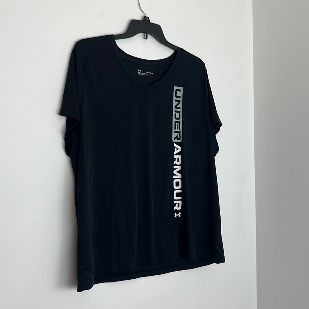 Under Armour black v neck workout top